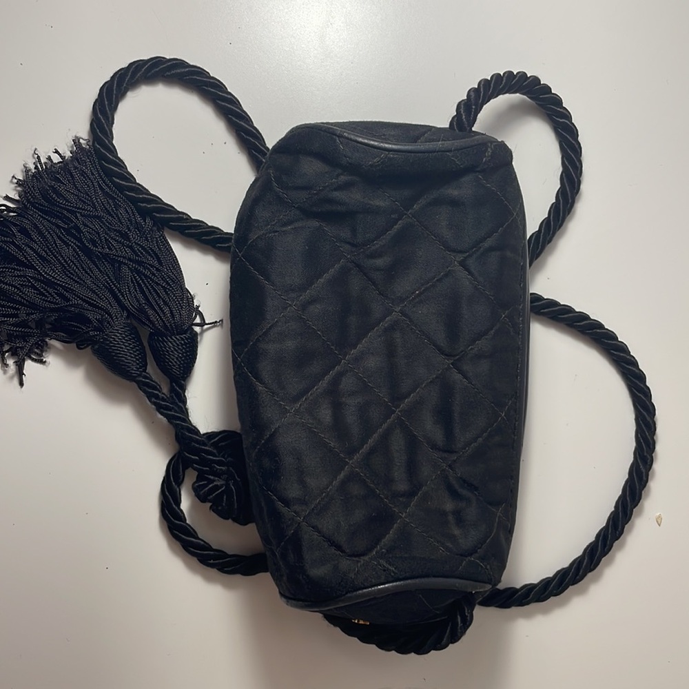 AUTHENTIC VINTAGE CHANEL CROSS BODY POUCH SATIN BLACK TASSLE - Picture 8 of 15
